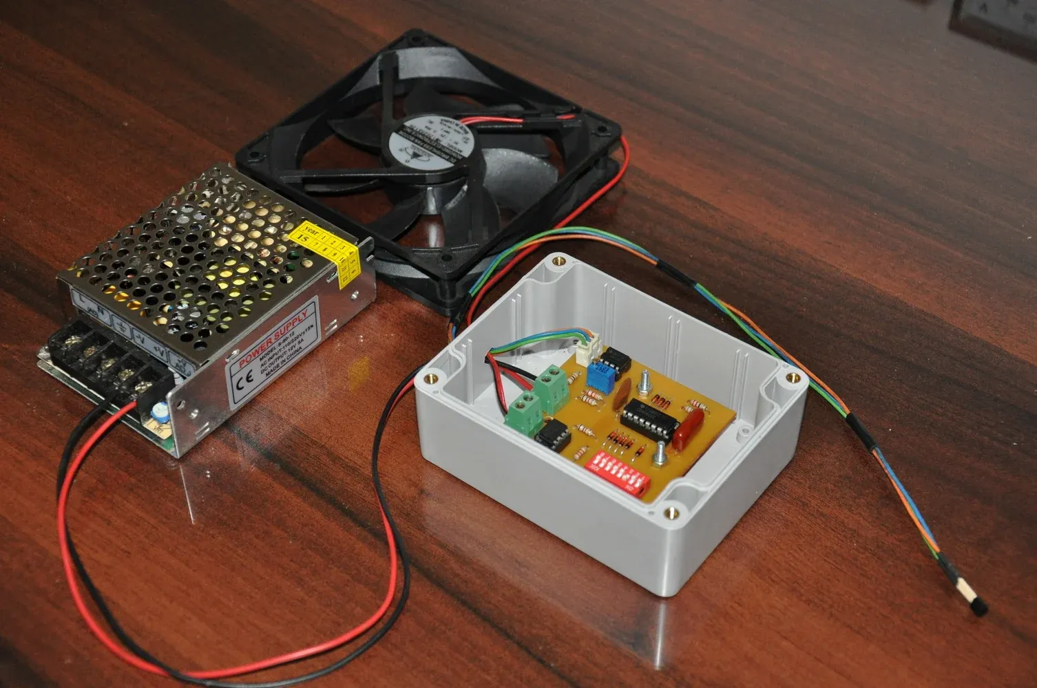 Automatic fan controller for server racks (38933511880)